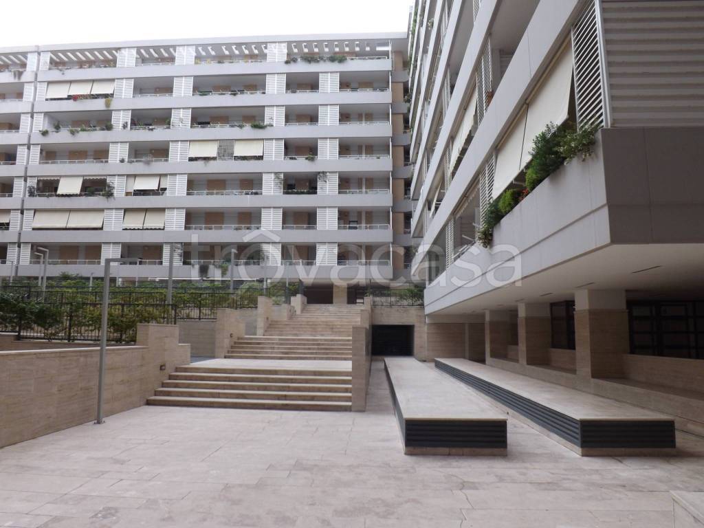appartamento in vendita a Roma in zona Fonte Laurentina