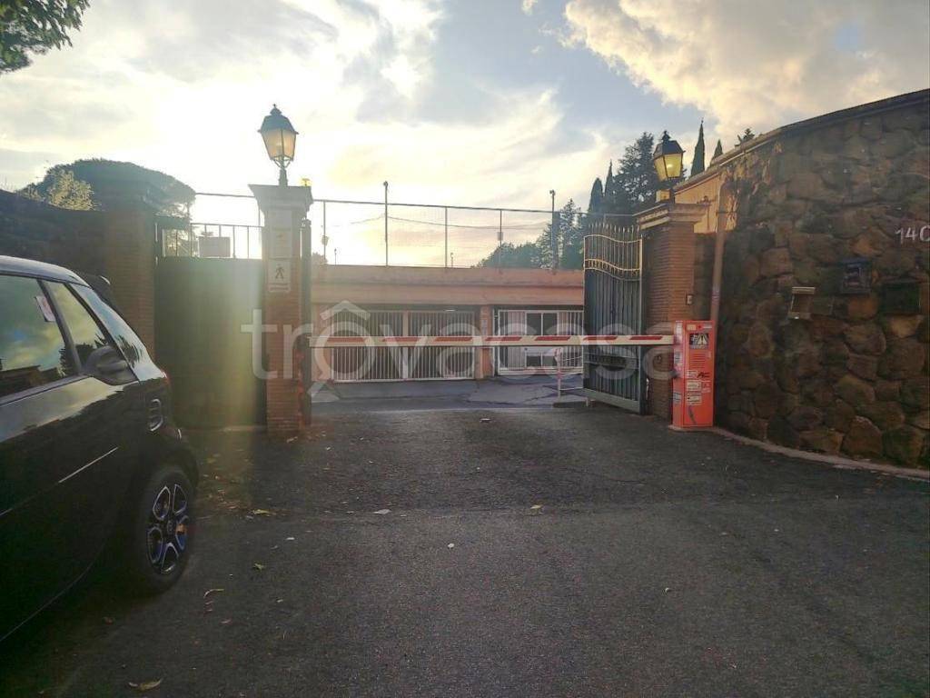 locale di sgombero in vendita a Roma in zona Gianicolense