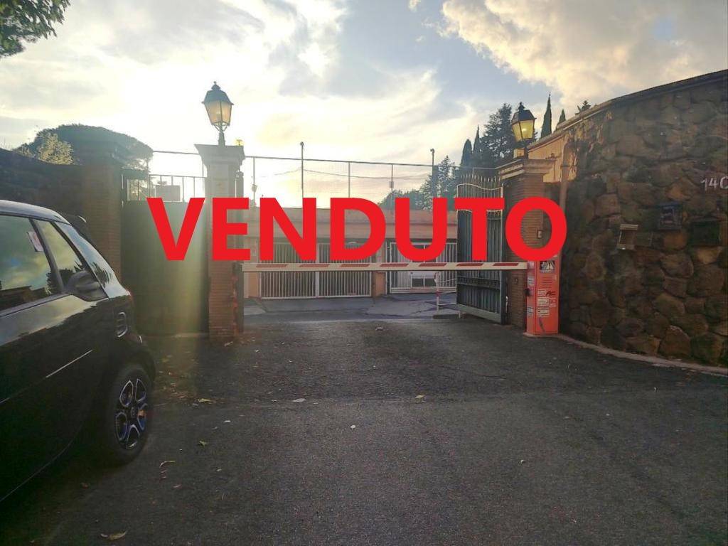 locale di sgombero in vendita a Roma in zona Gianicolense