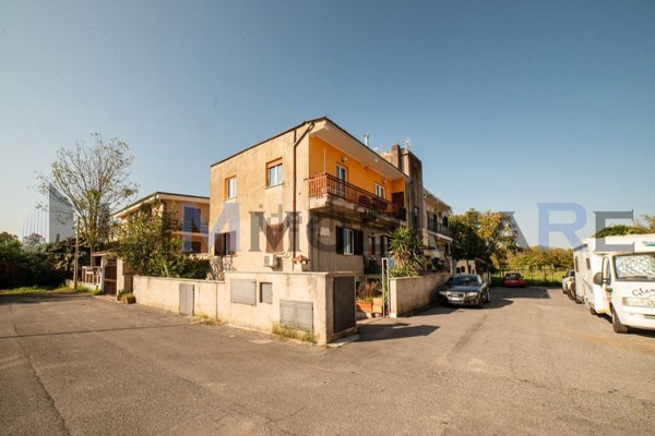 appartamento in vendita a Roma in zona Tor Bella Monaca