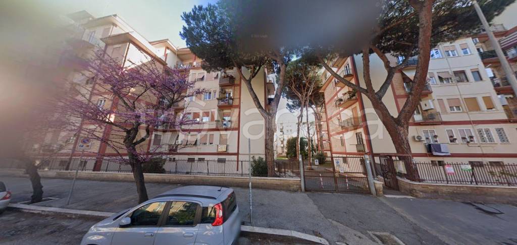 appartamento in vendita a Roma in zona Ostia