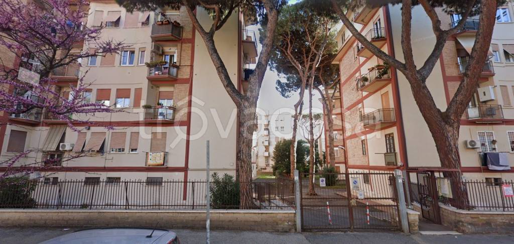 appartamento in vendita a Roma in zona Ostia