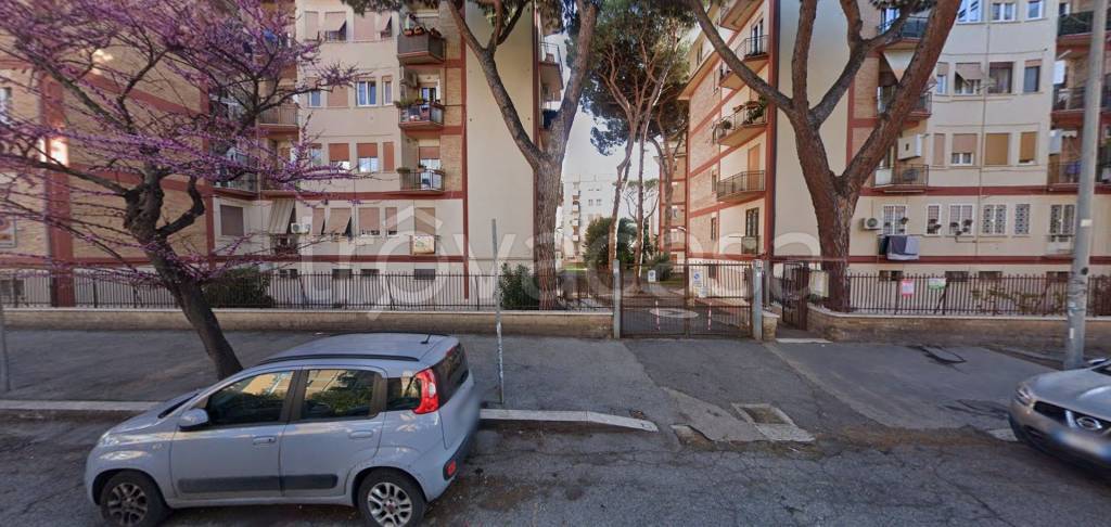 appartamento in vendita a Roma in zona Ostia