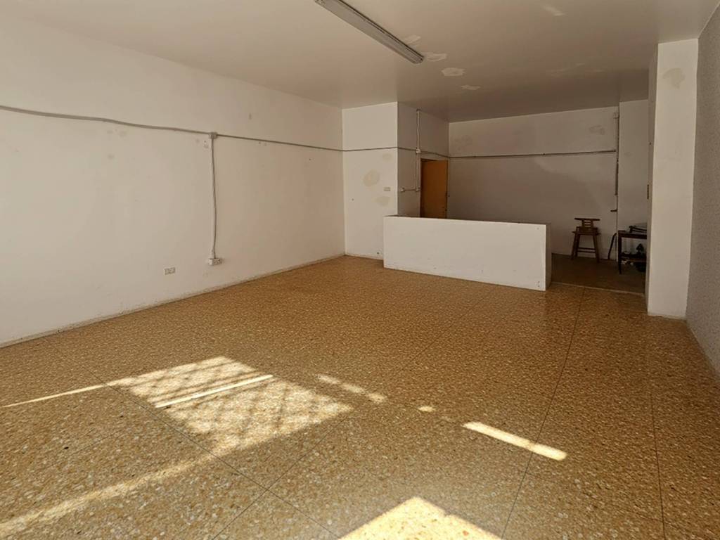 negozio in vendita a Roma in zona Della Vittoria