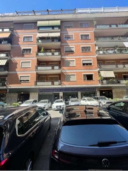 appartamento in vendita a Roma in zona Tuscolano