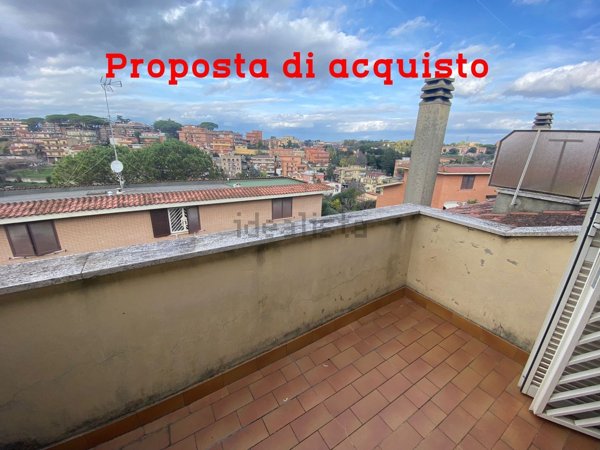 esavano in vendita a Roma in zona Magliana Vecchia