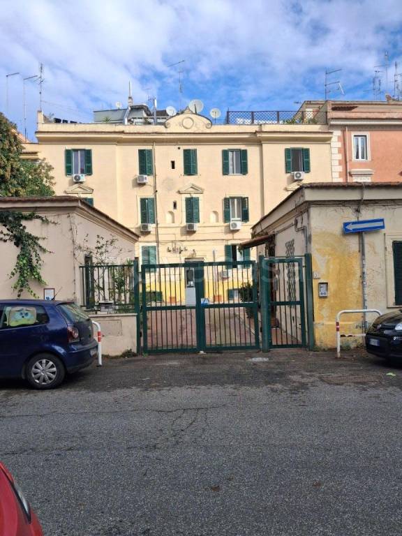 appartamento in vendita a Roma in zona Tuscolano