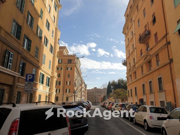 appartamento in vendita a Roma in zona Tuscolano