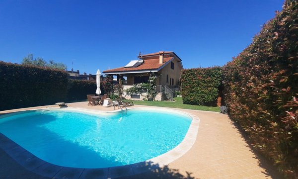 casa indipendente in vendita a Roma in zona Trigoria