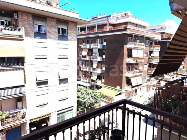 appartamento in vendita a Roma in zona Ostia