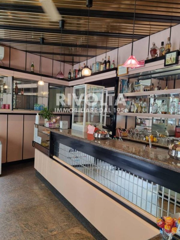 locale commerciale in vendita a Roma in zona Trieste