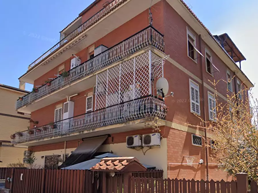 negozio in vendita a Roma in zona Torre Angela