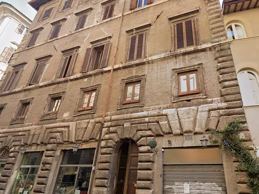 negozio in vendita a Roma in zona Rione di Ponte