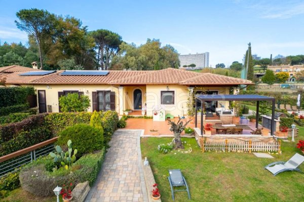 casa indipendente in vendita a Roma in zona Grottarossa