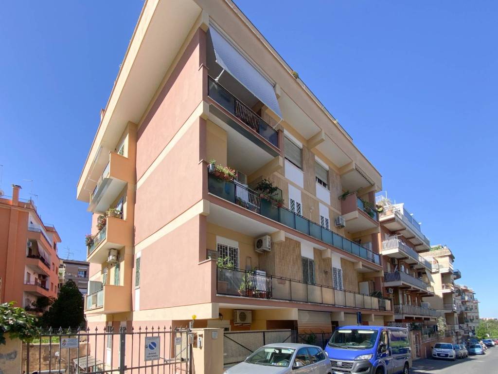 appartamento in vendita a Roma in zona Torrevecchia