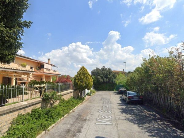 appartamento in vendita a Roma in zona Castel di Leva