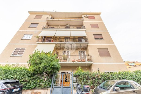 appartamento in vendita a Roma in zona Tor di Quinto