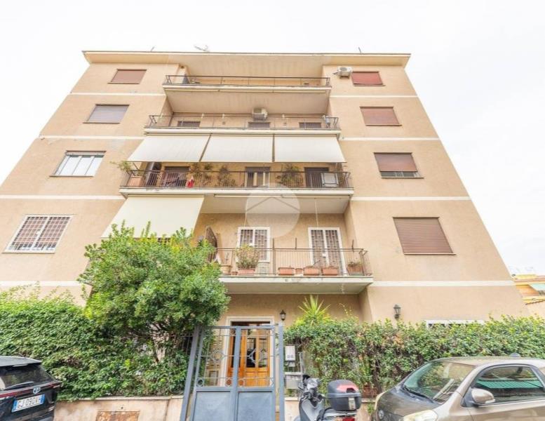 appartamento in vendita a Roma in zona Tor di Quinto