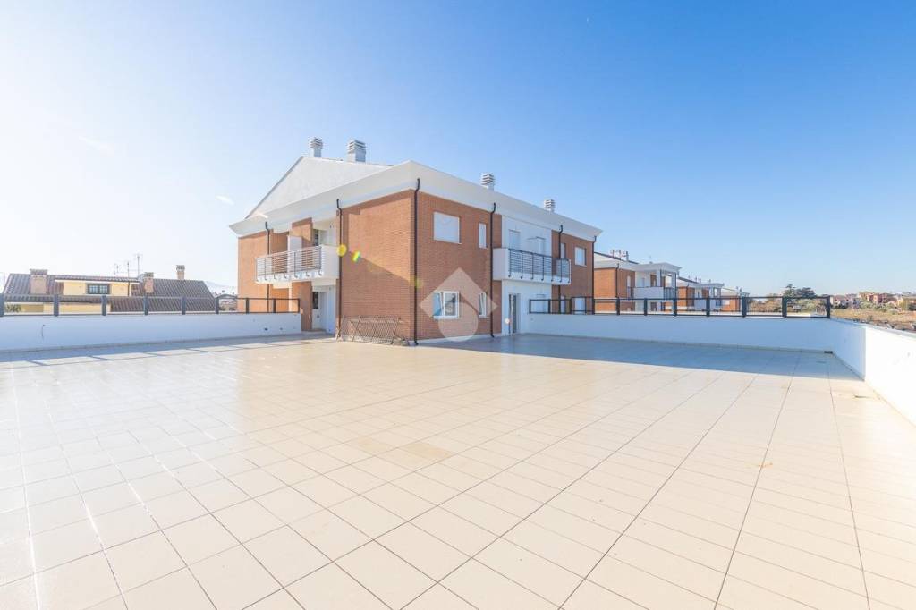 appartamento in vendita a Roma in zona Castelverde