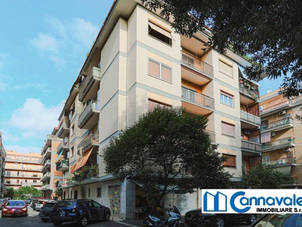 appartamento in vendita a Roma in zona Ostia