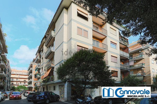 appartamento in vendita a Roma in zona Ostia