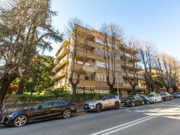 appartamento in vendita a Roma in zona EUR