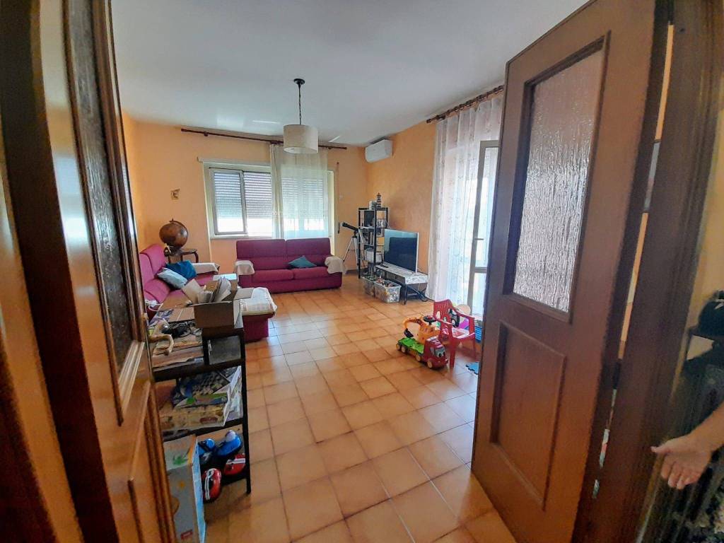 appartamento in vendita a Roma in zona Pantan Monastero