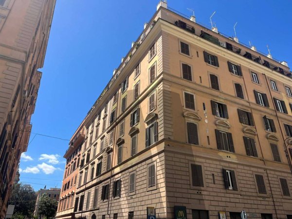 appartamento in vendita a Roma in zona Esquilino