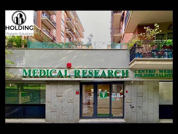 ufficio in vendita a Roma in zona Appio Latino