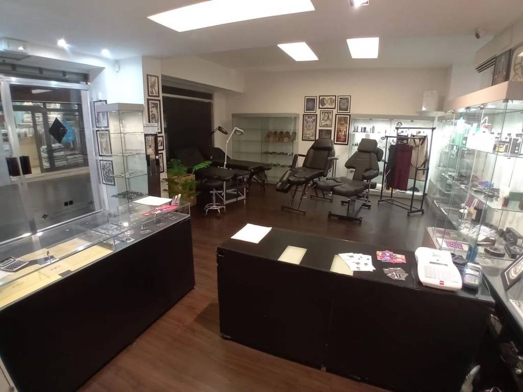 negozio in vendita a Roma in zona Appio Latino