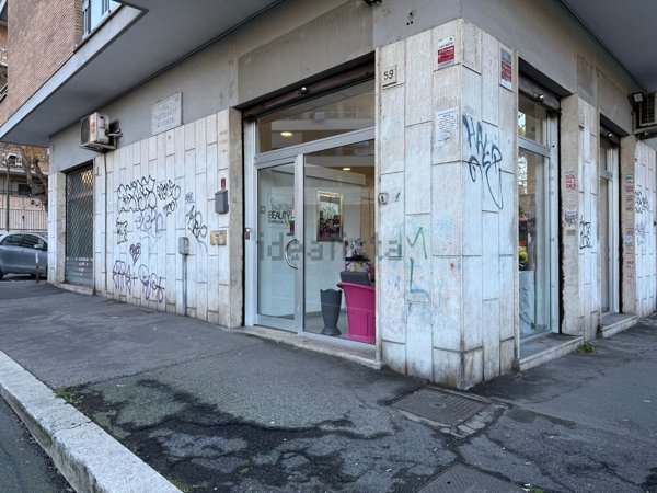 negozio in vendita a Roma in zona Portuense