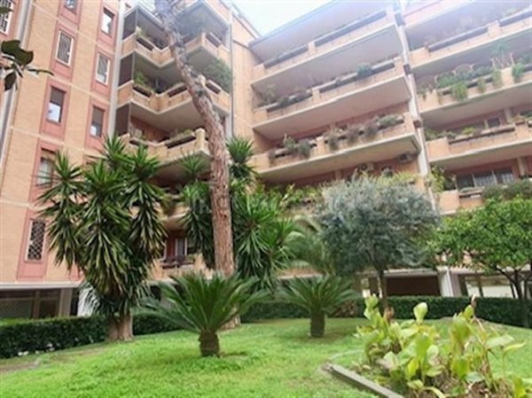 appartamento in vendita a Roma in zona Ardeatino
