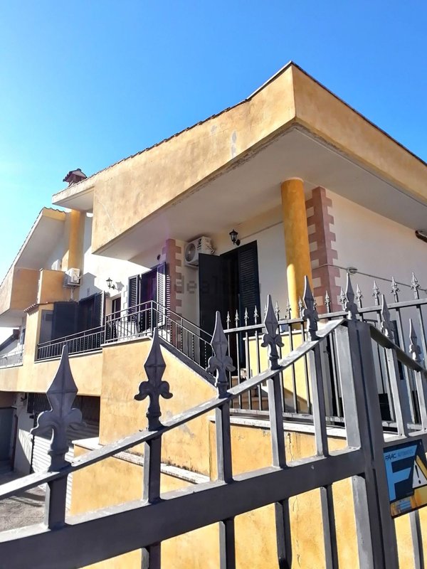 casa indipendente in vendita a Roma in zona Tor Bella Monaca