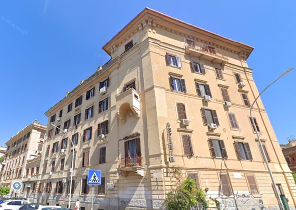 appartamento in vendita a Roma in zona Ostiense