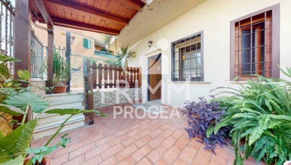 casa indipendente in vendita a Roma in zona Lunghezza