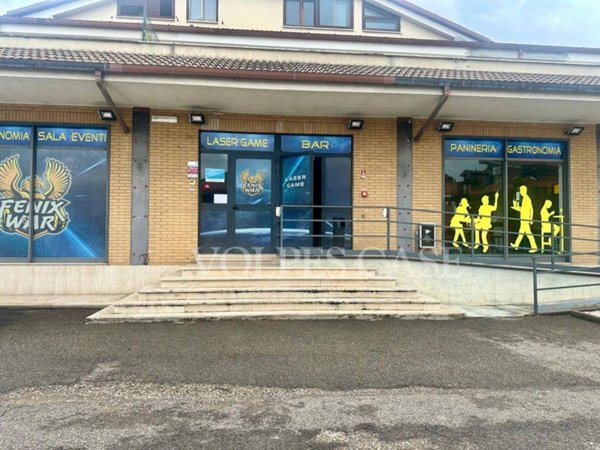 negozio in vendita a Roma in zona Borghesiana