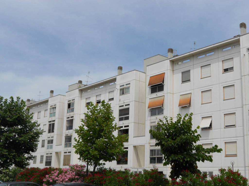appartamento in vendita a Roma in zona Ostia