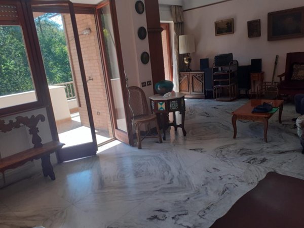 appartamento in vendita a Roma in zona Tomba di Nerone