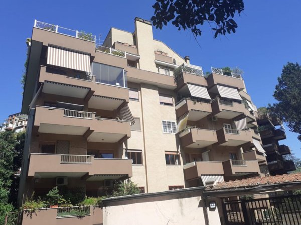 appartamento in vendita a Roma in zona Tomba di Nerone