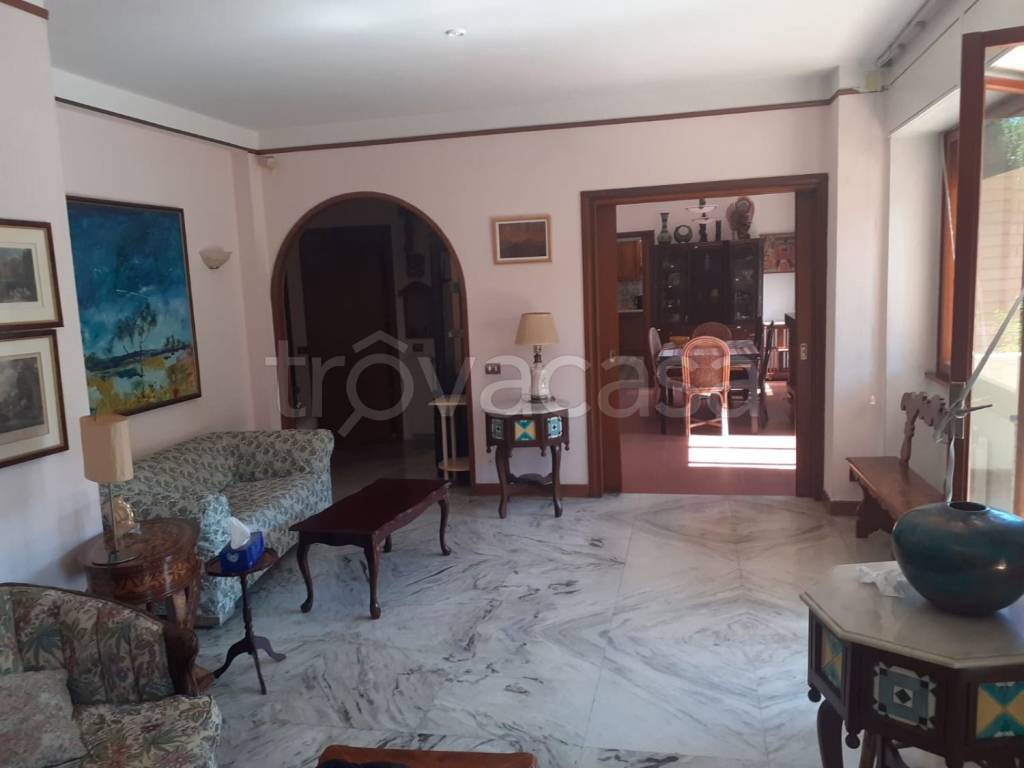 appartamento in vendita a Roma in zona Tomba di Nerone