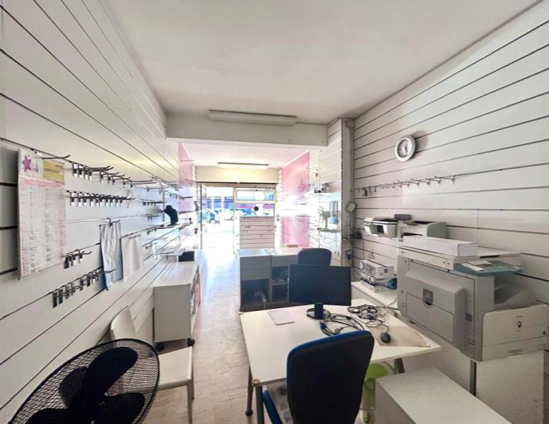 negozio in vendita a Roma in zona Ostia