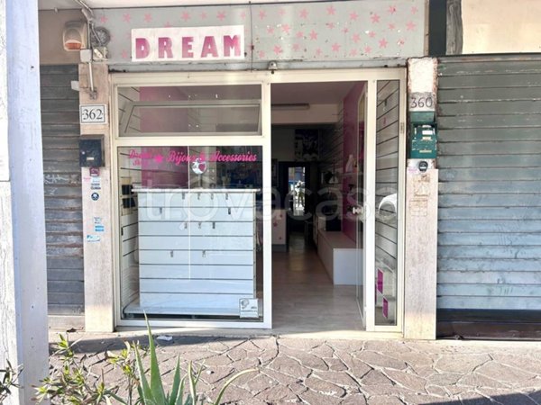 negozio in vendita a Roma in zona Ostia