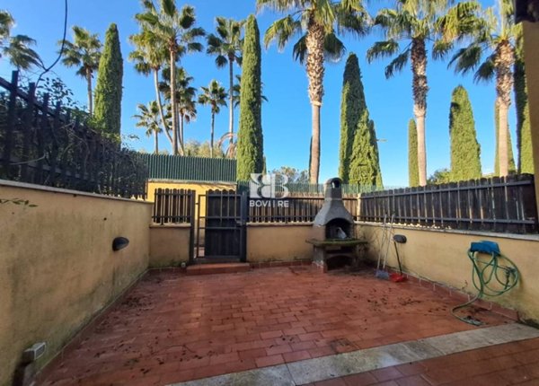 casa indipendente in vendita a Roma