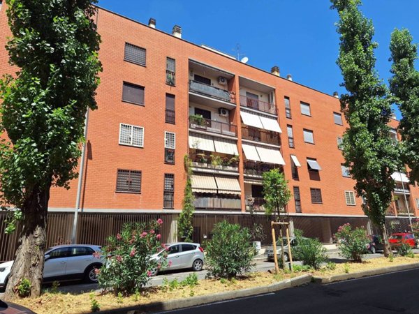 appartamento in vendita a Roma in zona Ponte Mammolo