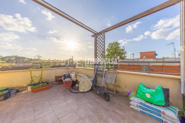 appartamento in vendita a Roma in zona Tuscolano
