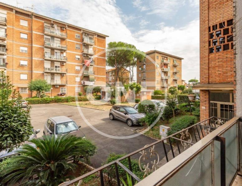 appartamento in vendita a Roma in zona Torre Spaccata