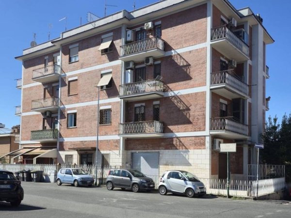 appartamento in vendita a Roma in zona Borghesiana