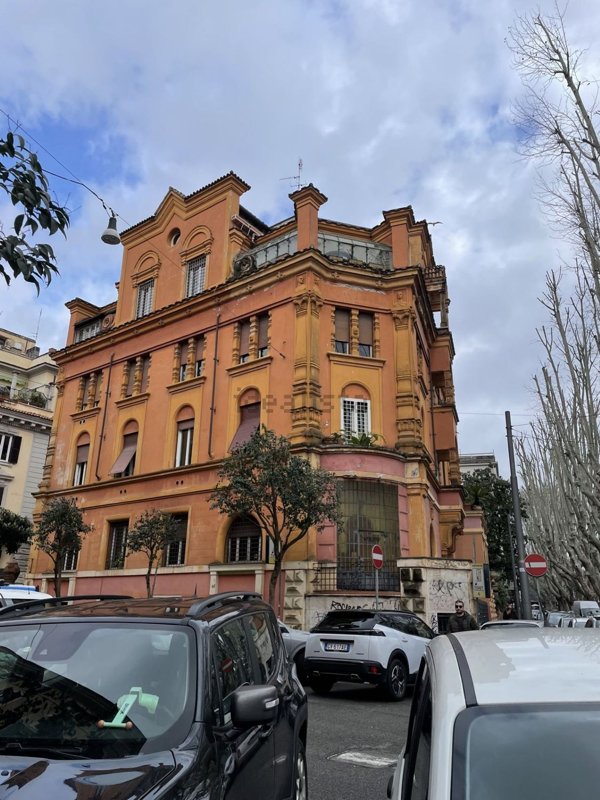 appartamento in vendita a Roma in zona Della Vittoria