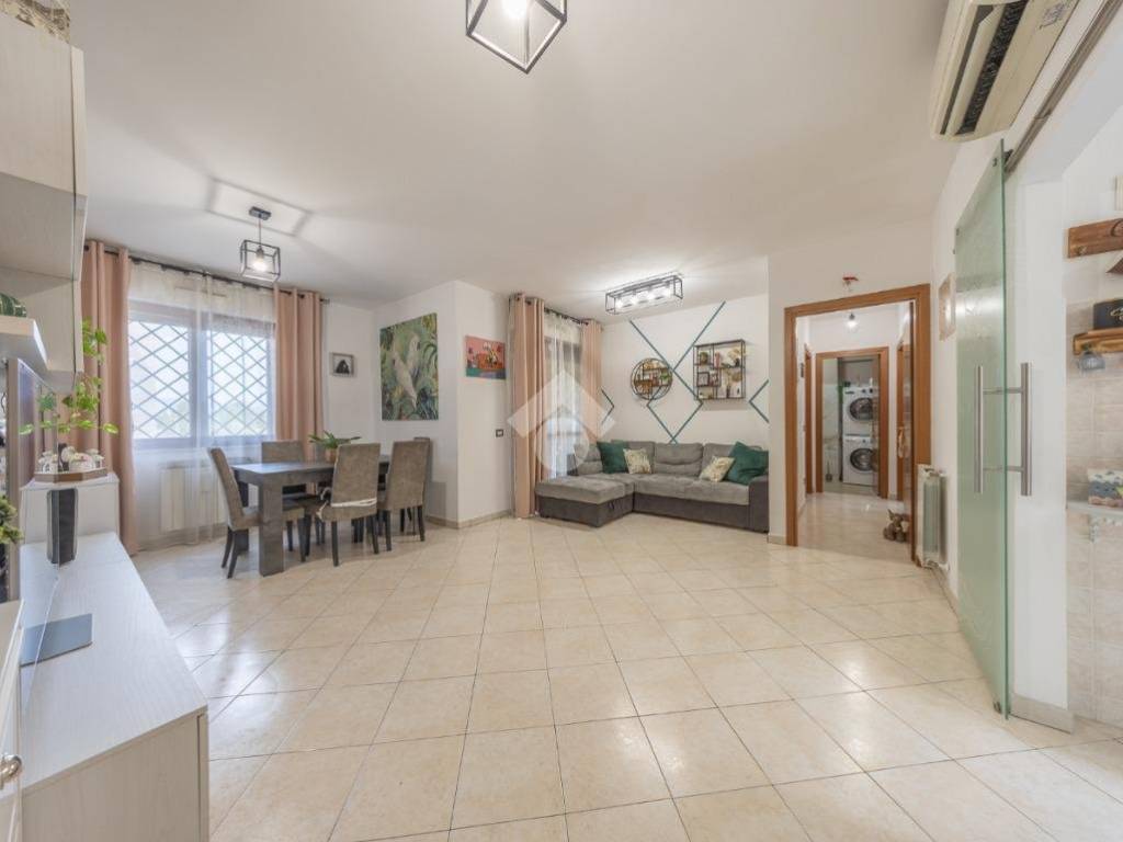 appartamento in vendita a Roma in zona Settecamini