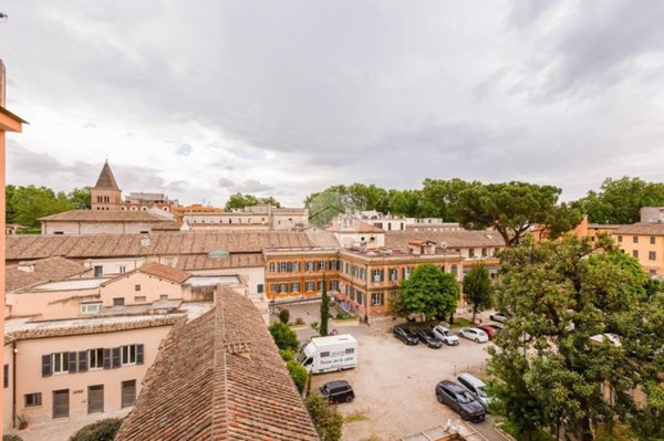 appartamento in vendita a Roma in zona Trastevere